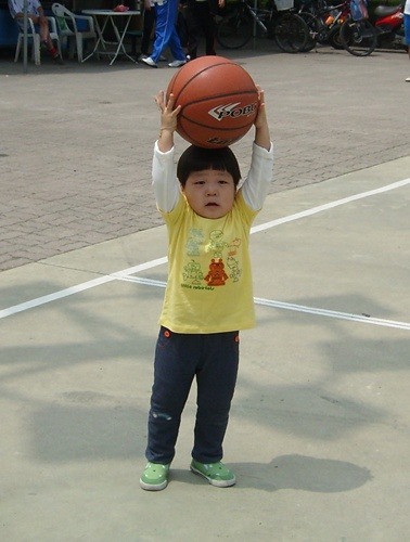 처음으로 농구하다