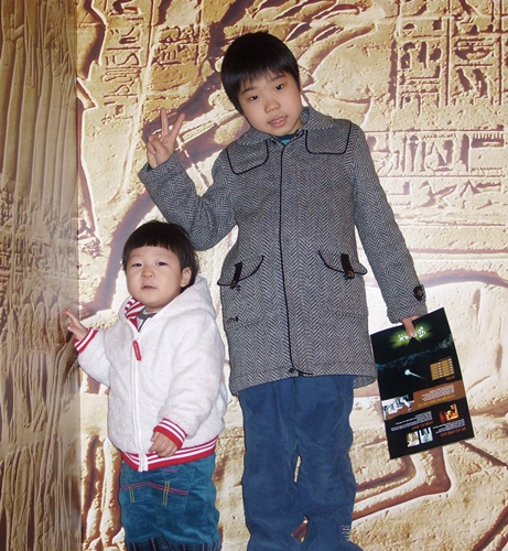 2008년 3월, 석현과 동현